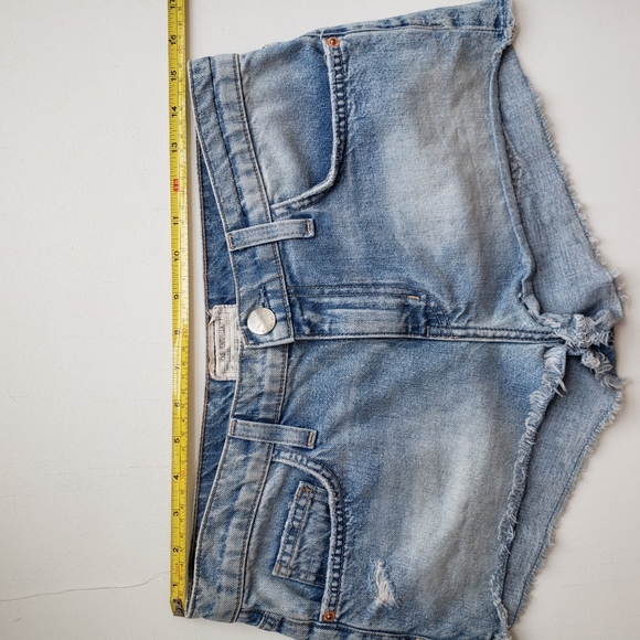 Current/Elliott The Concert Denim Cutoff Shorts Point Break 28 Light Distressed - Picture 5 of 8